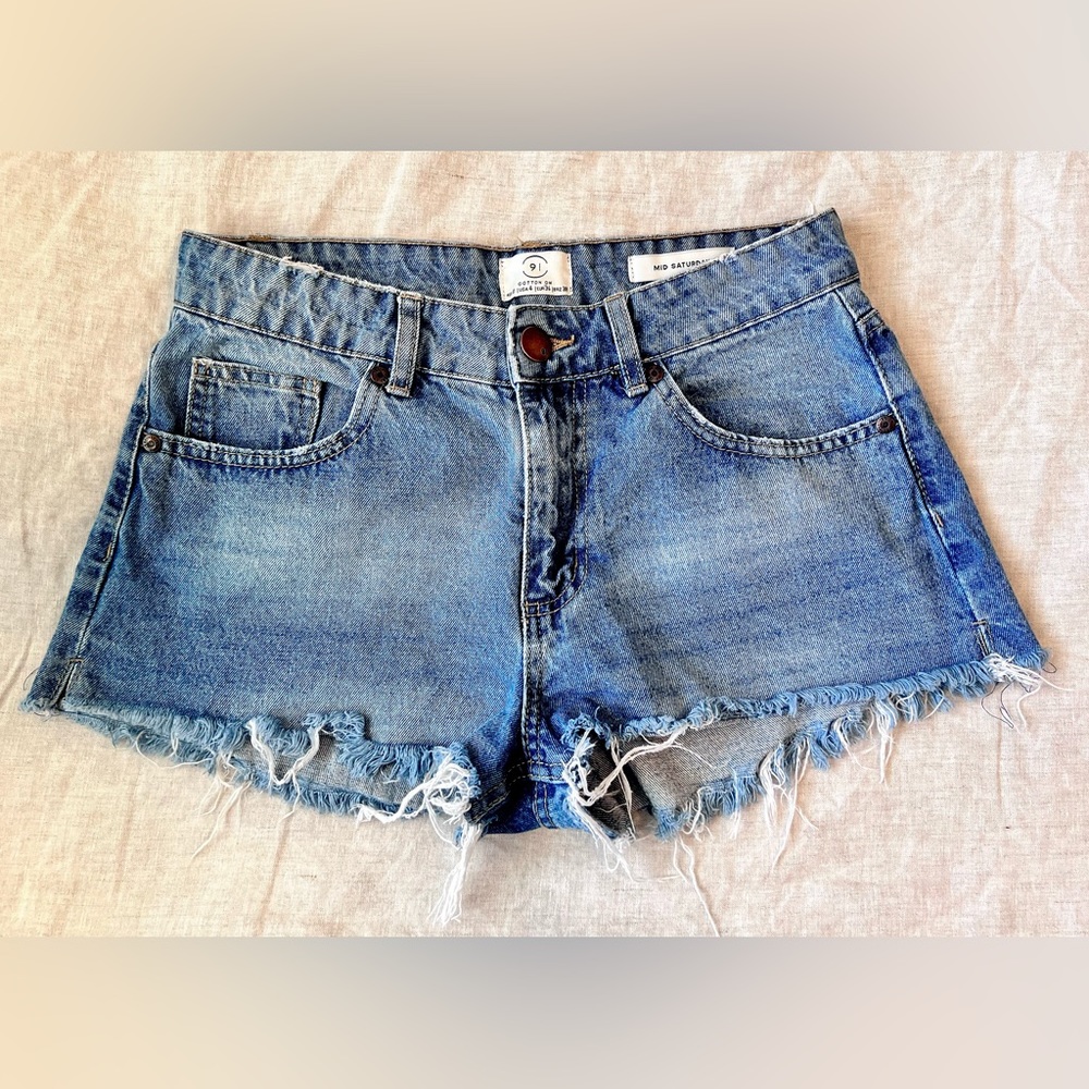 ❁∙Mid Rise Frayed Hem Denim Shorts∙❁